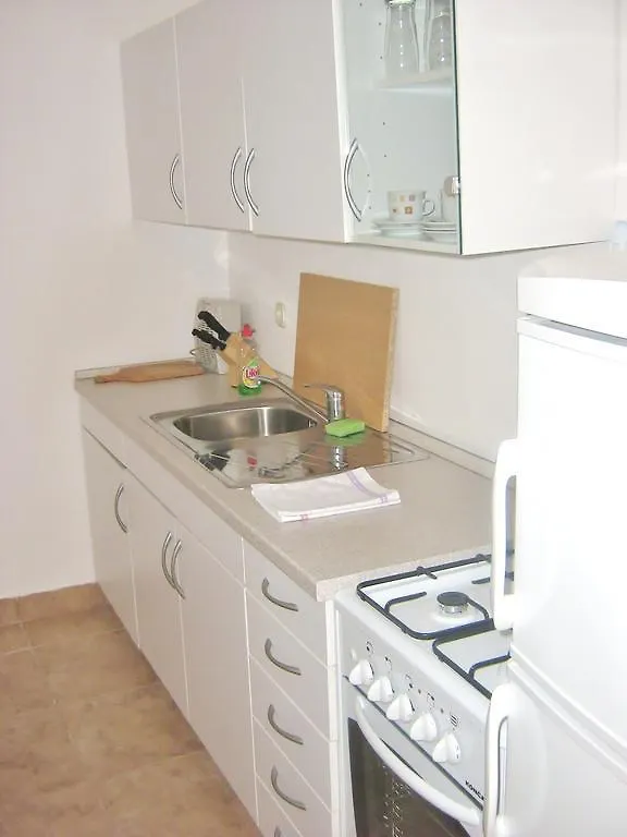Apartments Suhomont Паг