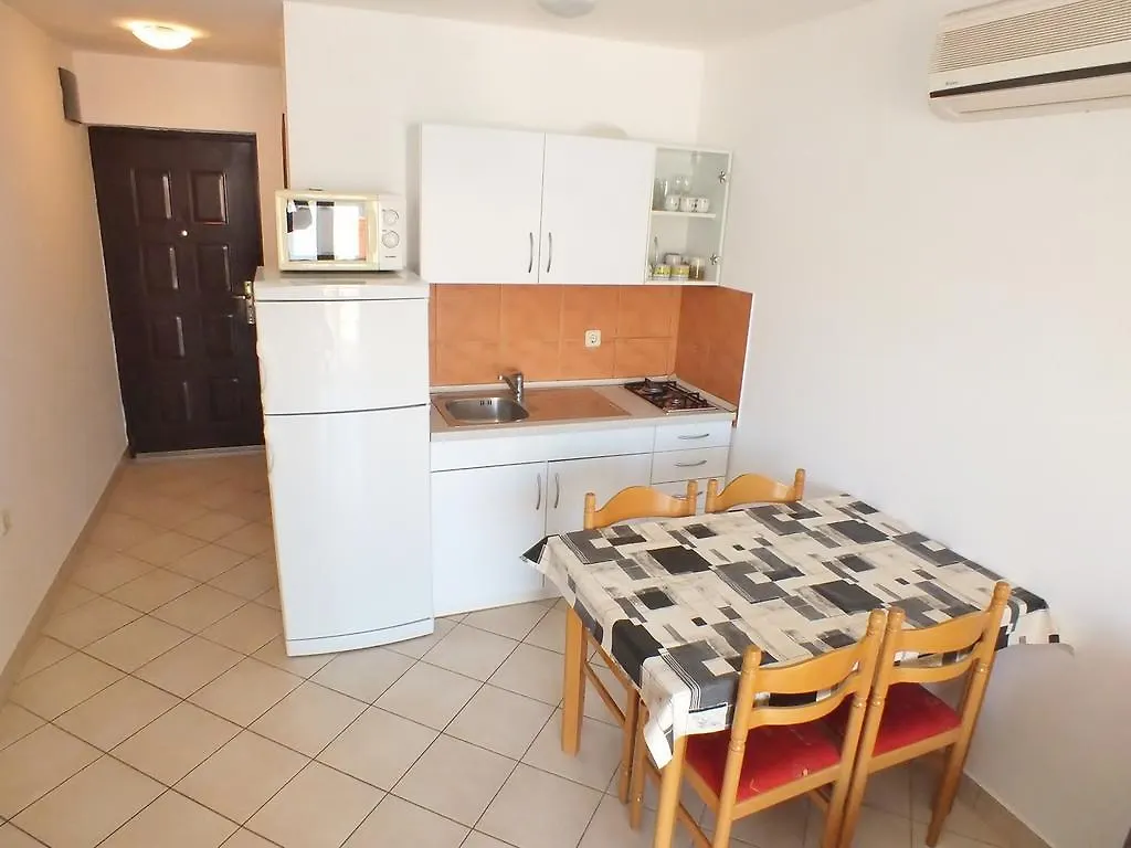 Apartments Suhomont Паг Гостевой дом